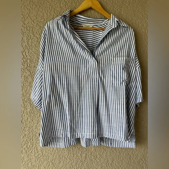 Max Studio Navy and White Striped Top - Picture 1 of 2
